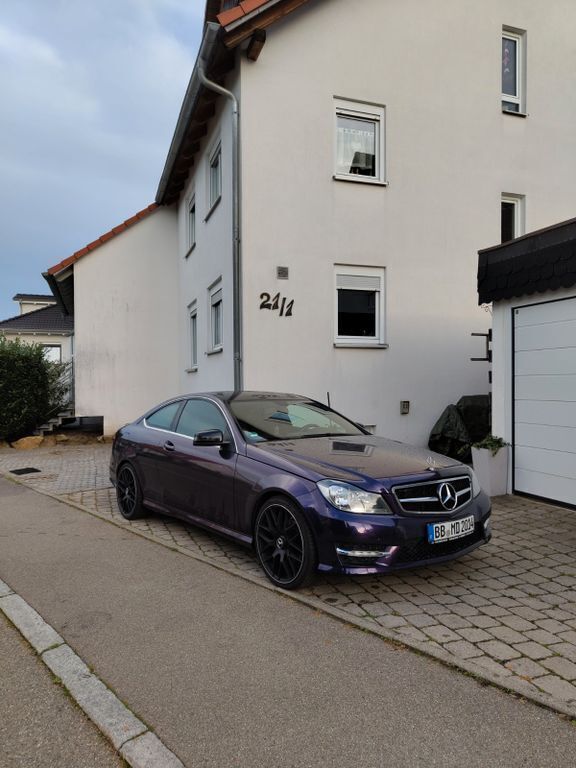Weiß Gebraucht 2011 Mercedes C180 AMG line Coupé | 9.500 € (Guter Preis) - Bild 1/4