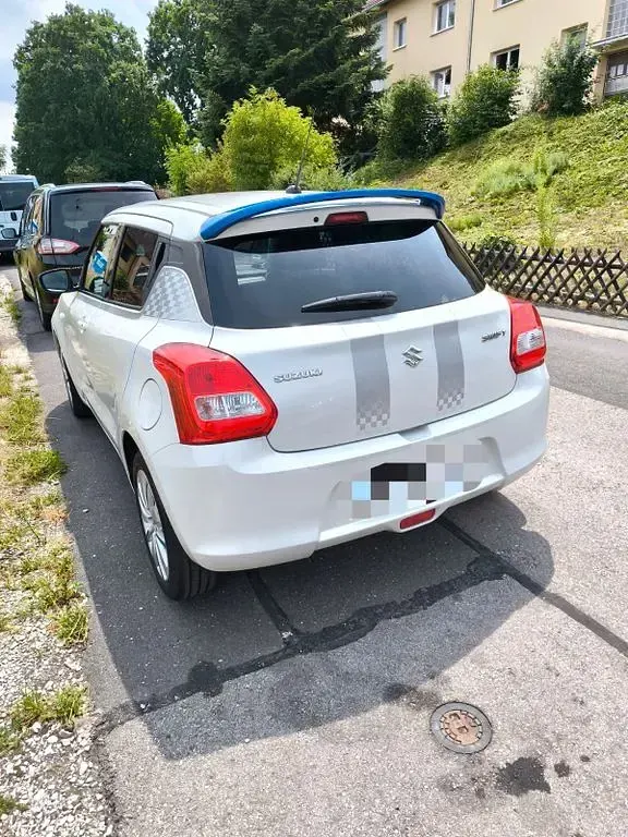 Gebraucht Suzuki Swift Comfort 111 PS (81 kW) 2018 Weiß Kleinwagen