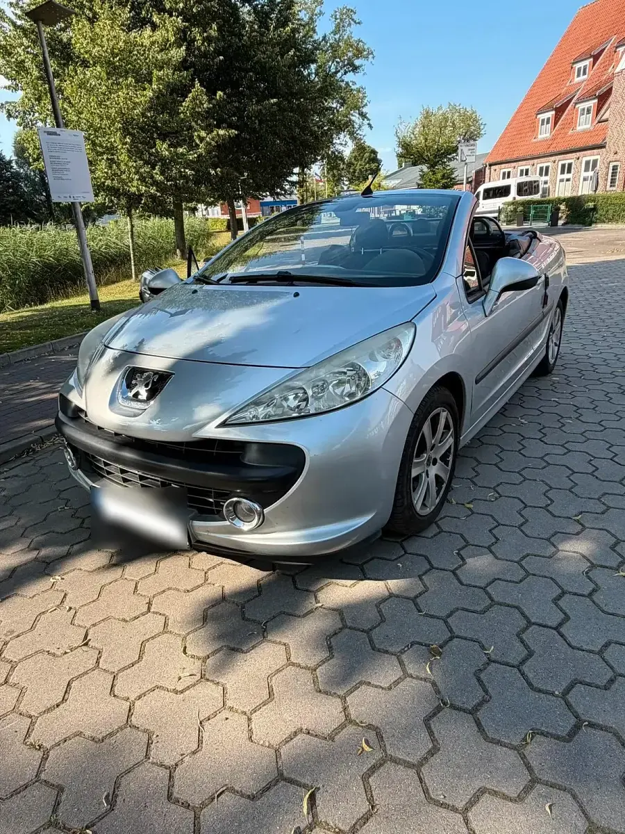 Gebraucht Peugeot 207 CC 120 PS (88 kW) 2008 Silber Cabrio
