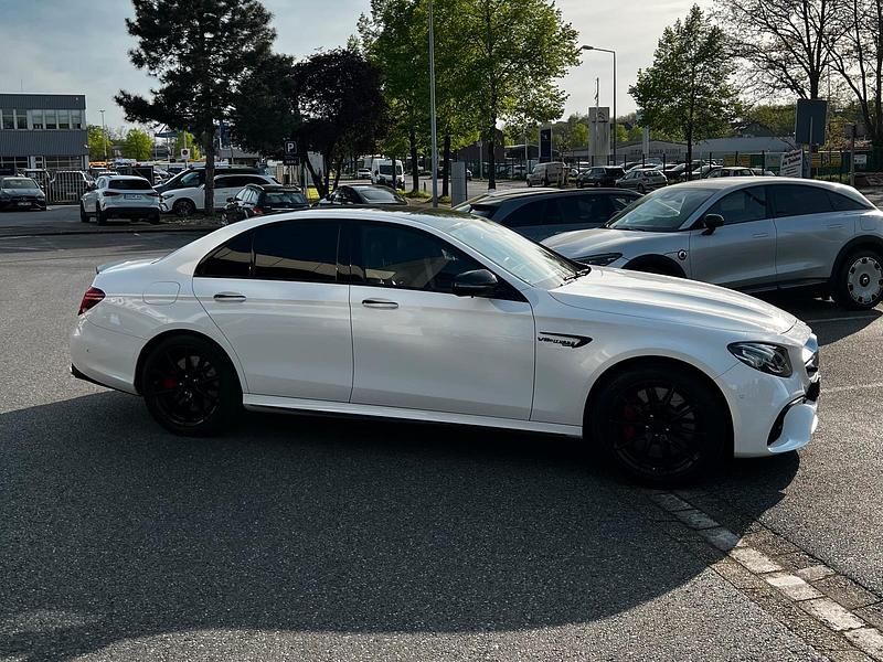 Weiß Gebraucht 2019 Mercedes E63S AMG AMG Limousine | 67.999 € (Guter Preis) - Bild 1/4
