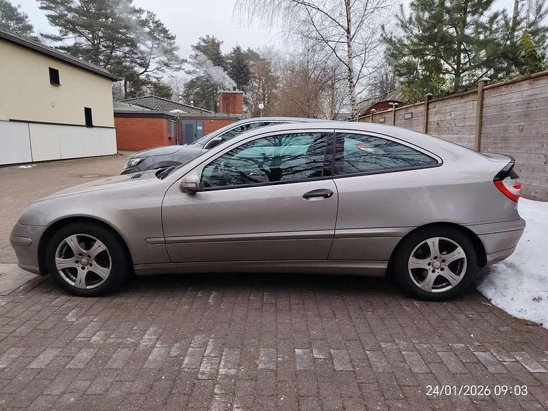 Gebraucht Mercedes C180 143 PS (105 kW) 2006 Grau Coupé