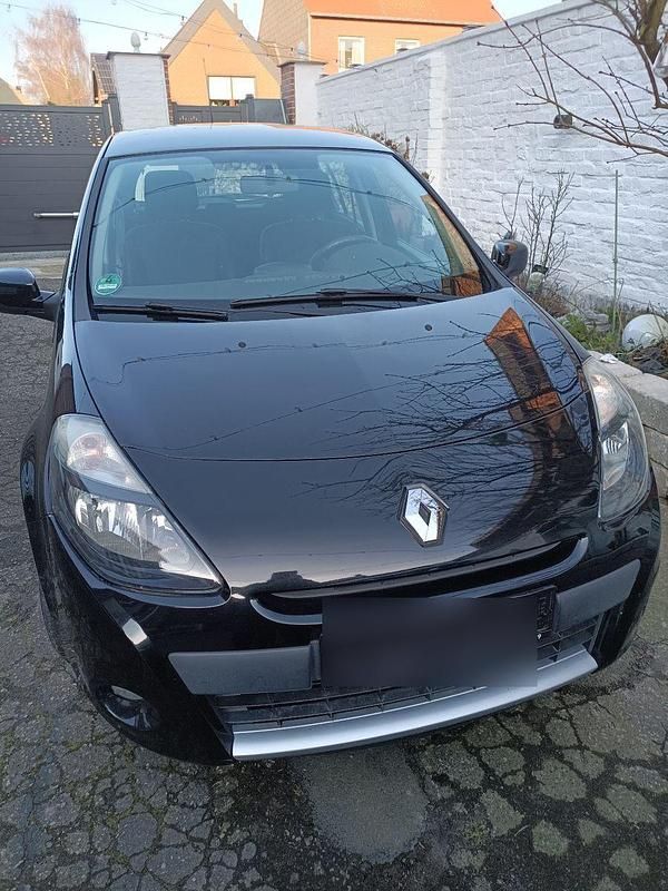 Schwarz Gebraucht 2012 Renault Clio IV Expression Kleinwagen | 3.600 € (Etwas zu teuer) - Bild 1/4
