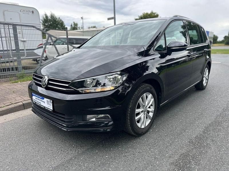 Gebraucht VW Touran Comfortline 150 PS (110 kW) 2016 Schwarz Van / Kleinbus