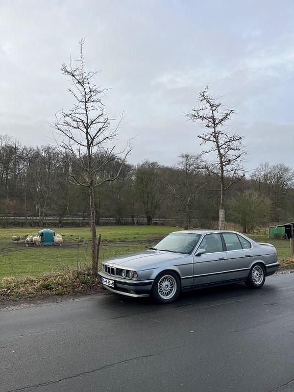 Gebraucht BMW 535 211 PS (155 kW) 1988 Silber Limousine