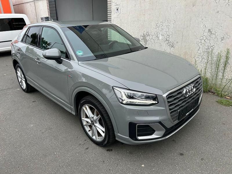 Gebraucht Audi Q2 S-Line 150 PS (110 kW) 2018 Grau SUV