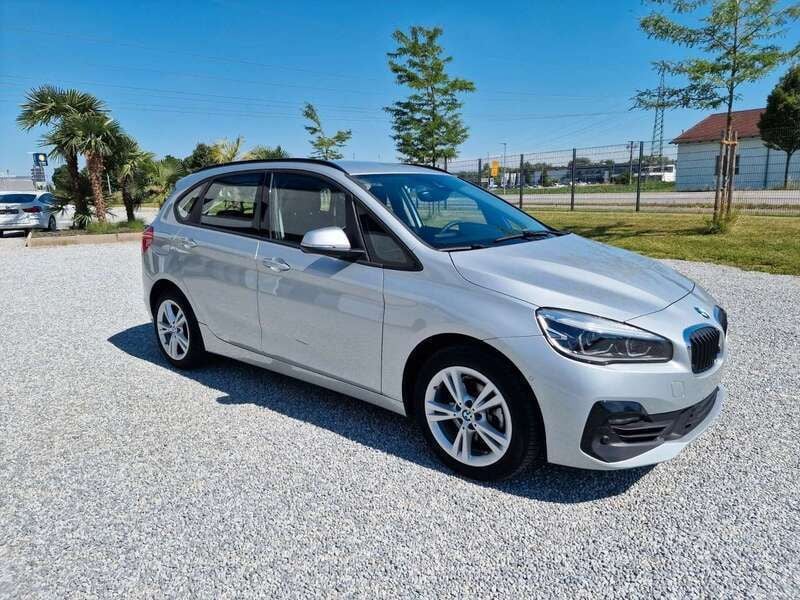 Glaciersilber metallic Gebraucht 2020 BMW 218 Advantage Van / Kleinbus | 17.000 € (Guter Preis) - Bild 1/4