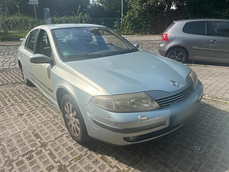 Silber Gebraucht 2003 Renault Laguna II Limousine | 900 € (Superpreis) - Bild 1/4