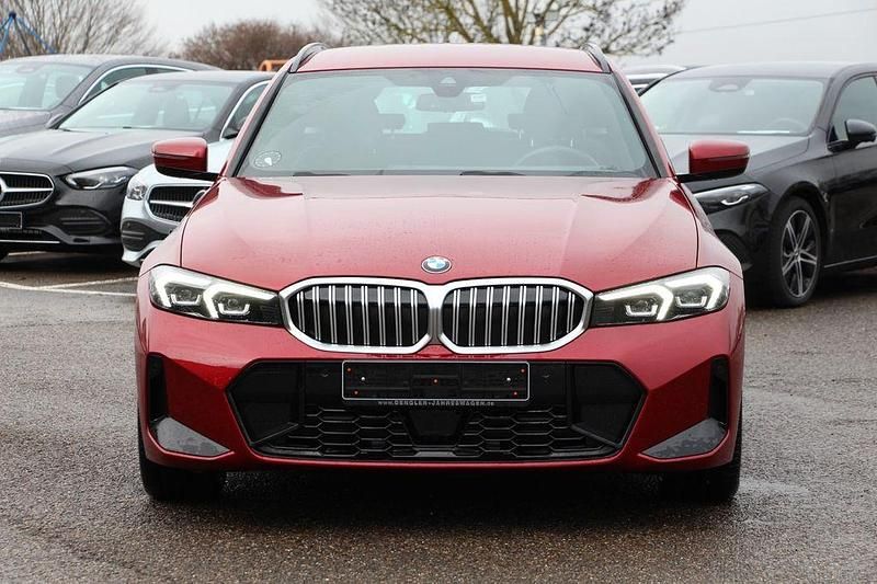 Gebraucht BMW 330 M Sport 245 PS (180 kW) 2025 Rot Kombi