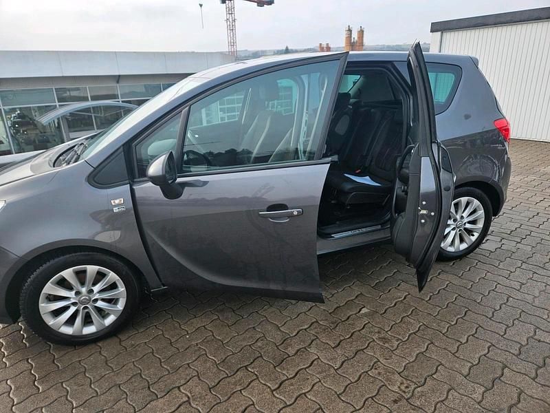 Gebraucht Opel Meriva 140 PS (102 kW) 2012 Grau Van / Kleinbus