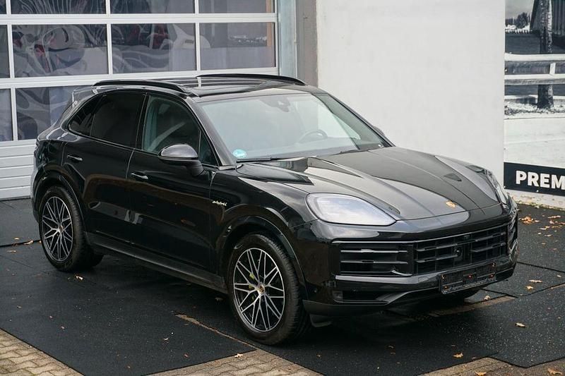 Schwarz Gebraucht 2024 Porsche Cayenne SUV | 89.790 € - Bild 1/4