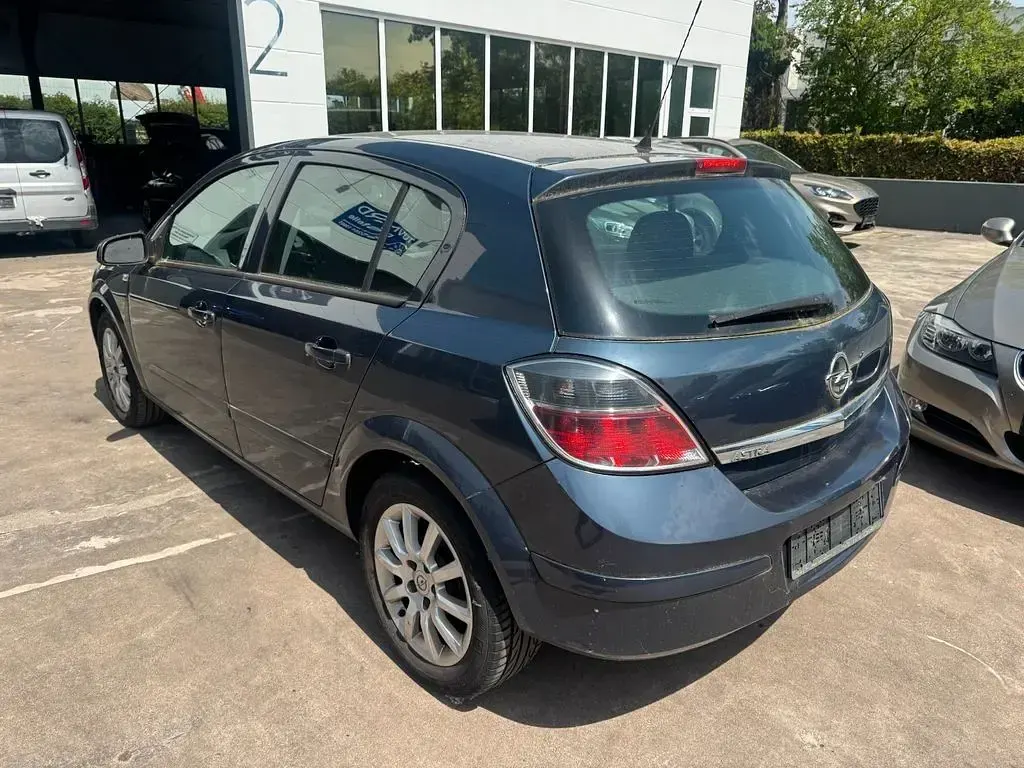 Brugt Opel Astra Edition 90 HK (66 kW) 2008 Grå Sedan