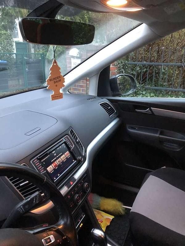 Schwarz Gebraucht 2018 VW Sharan Comfortline Van / Kleinbus | 19.100 € (Superpreis) - Bild 1/4