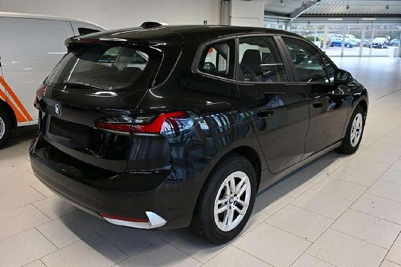 Gebraucht BMW 220 170 PS (125 kW) 2023 Schwarz Van / Kleinbus
