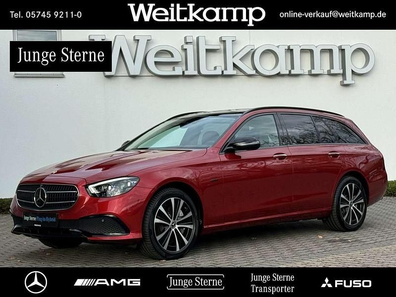Manufaktur lack manufaktur hya Gebraucht 2021 Mercedes E300 Night Kombi | 29.880 € (Etwas zu teuer) - Bild 1/4