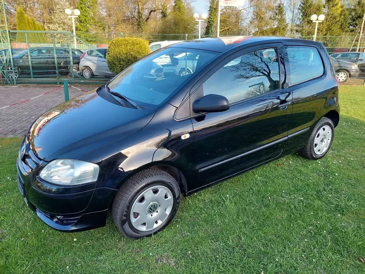 Gebraucht VW Fox Basis 54 PS (39 kW) 2006 Schwarz Kleinwagen