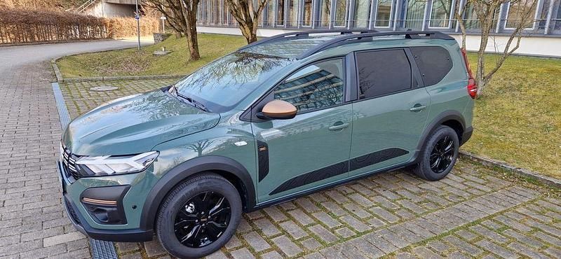 Gebraucht Dacia Jogger Extreme 110 PS (80 kW) 2024 Grün Van / Kleinbus