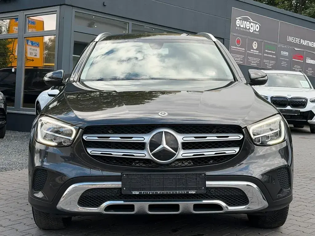 Gebraucht Mercedes GLC200 163 PS (119 kW) 2020 Grau SUV