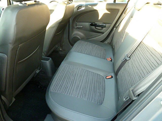 Gebraucht Opel Corsa 86 PS (63 kW) 2014 Silber metallic Kleinwagen