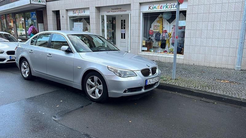 Gebraucht BMW 525 177 PS (130 kW) 2006 Silber Limousine