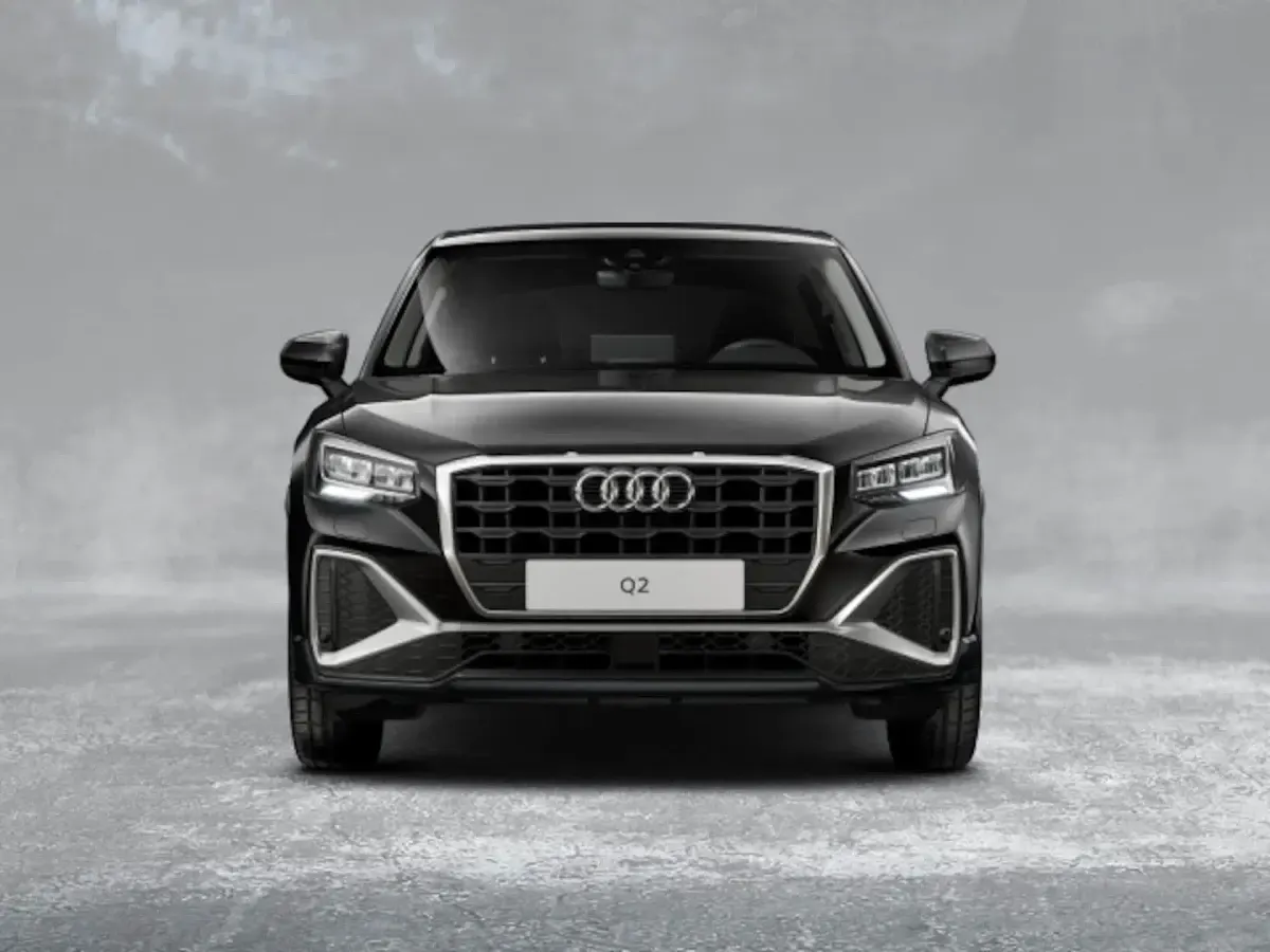 Gebraucht Audi Q2 S-Line 150 PS (110 kW) 2024 Mythosschwarz metallic SUV