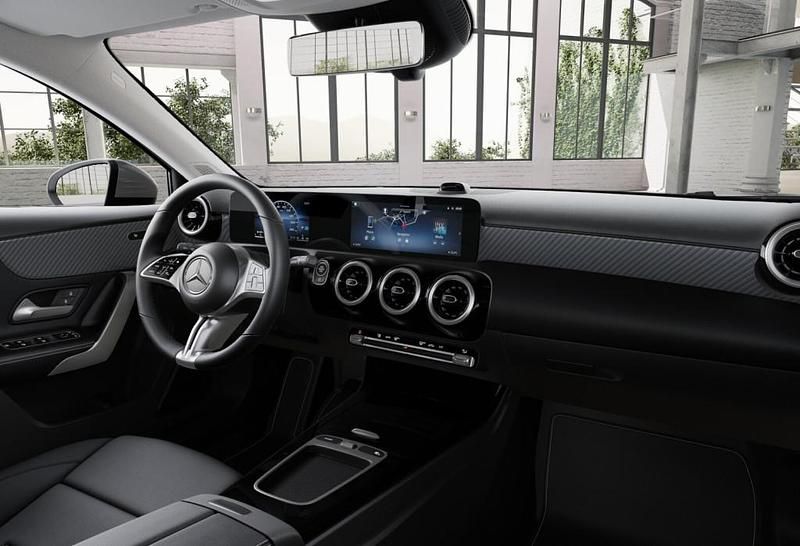 Gebraucht Mercedes A250 Progressive 224 PS (164 kW) 2026 Grau / mountaingrau Limousine