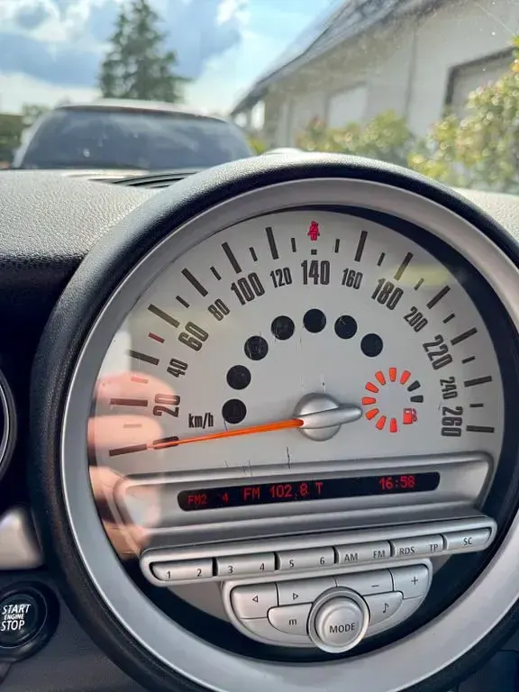 Gebraucht Mini ONE 75 PS (55 kW) 2010 Schwarz Kleinwagen