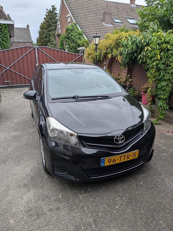 Schwarz Gebraucht 2012 Toyota Yaris Kleinwagen | 7.900 € (Fairer Preis) - Bild 1/4
