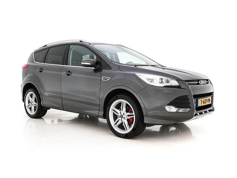 Gebraucht Ford Kuga Titanium 184 PS (135 kW) 2015 Grau SUV