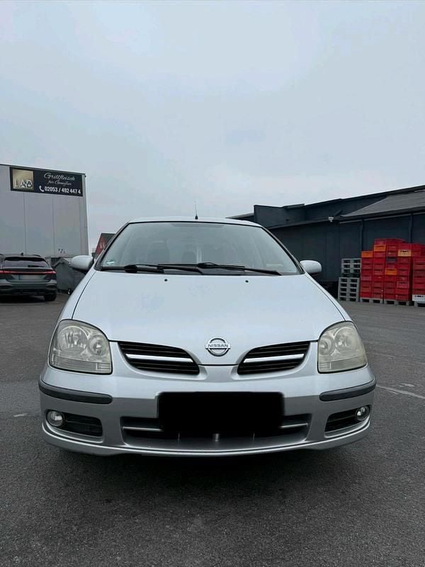 Gebraucht Nissan Almera 116 PS (85 kW) 2004 Silber Van / Kleinbus