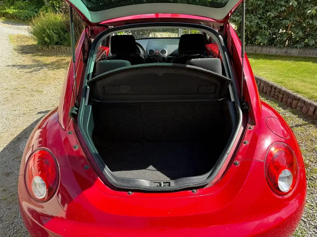 Gebraucht VW Beetle 102 PS (75 kW) 2009 Rot Kleinwagen