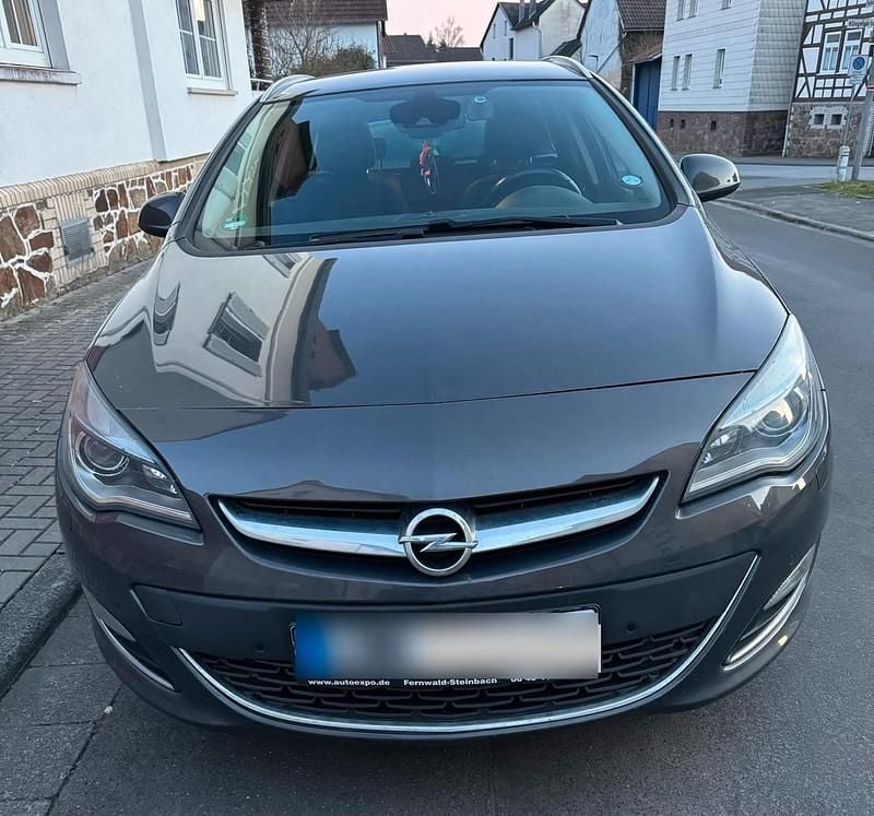 Gebraucht Opel Astra 136 PS (100 kW) 2015 Grau Kombi