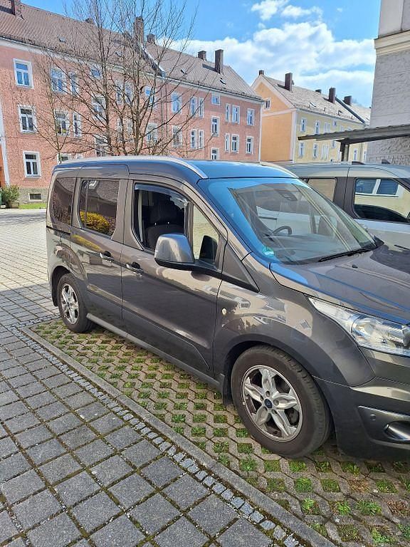 Gebraucht Ford Tourneo Connect Titanium 101 PS (74 kW) 2017 Braun Van / Kleinbus