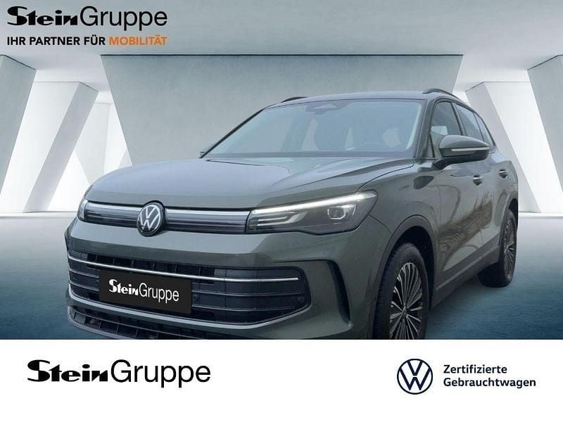 Grün Gebraucht 2024 VW Tiguan Life SUV | 36.670 € (Etwas zu teuer) - Bild 1/4