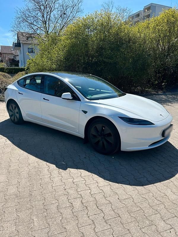 Gebraucht Tesla Model 3 Standard Range 211 kW (288 PS) 2023 Weiß Limousine