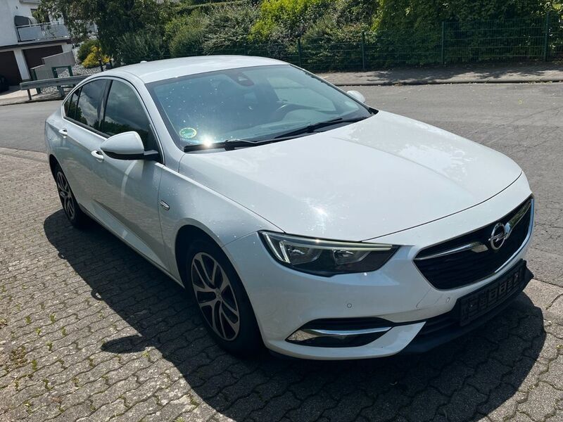 Gebraucht Opel Insignia Business 136 PS (100 kW) 2017 Weiß Limousine