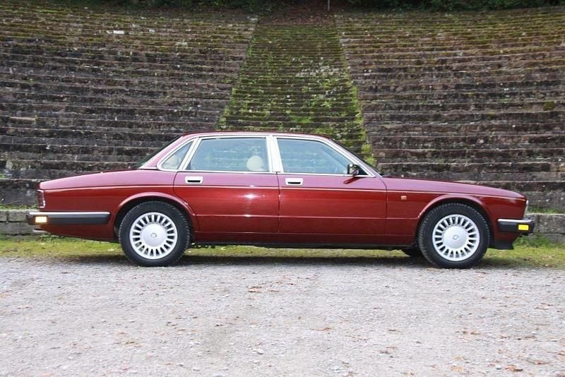 Gebraucht Jaguar XJ40 222 PS (163 kW) 1991 Rot Limousine