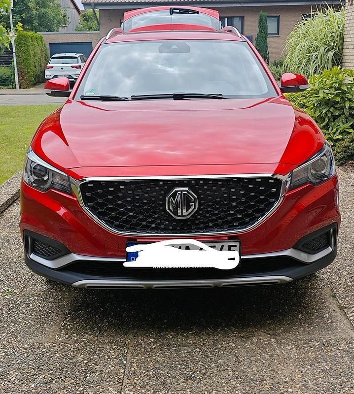 Rot Gebraucht 2021 MG ZS Luxury Limousine | 14.500 € (Fairer Preis) - Bild 1/4