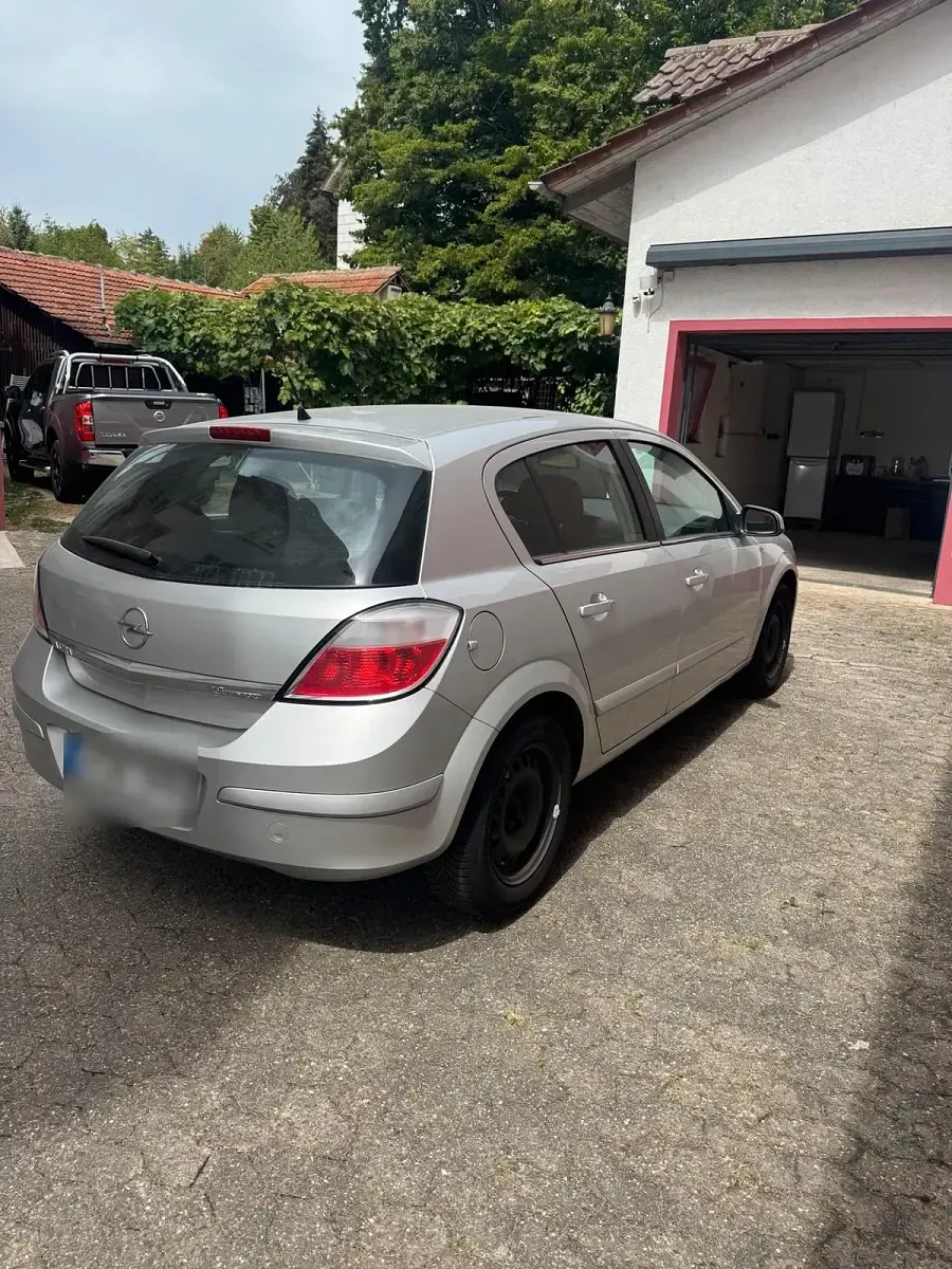 Gebraucht Opel Astra 101 PS (74 kW) 2004 Silber Kleinwagen