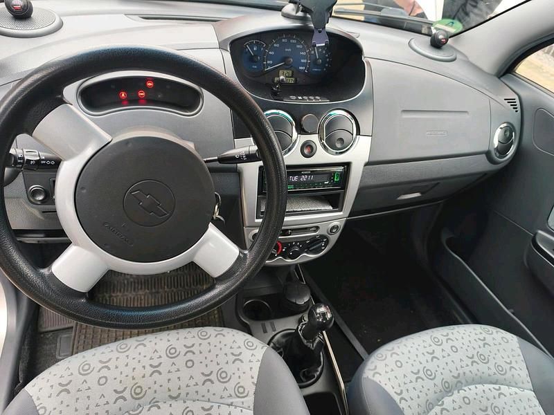 Silber Gebraucht 2009 Chevrolet Matiz Kleinwagen | 1.650 € - Bild 1/4