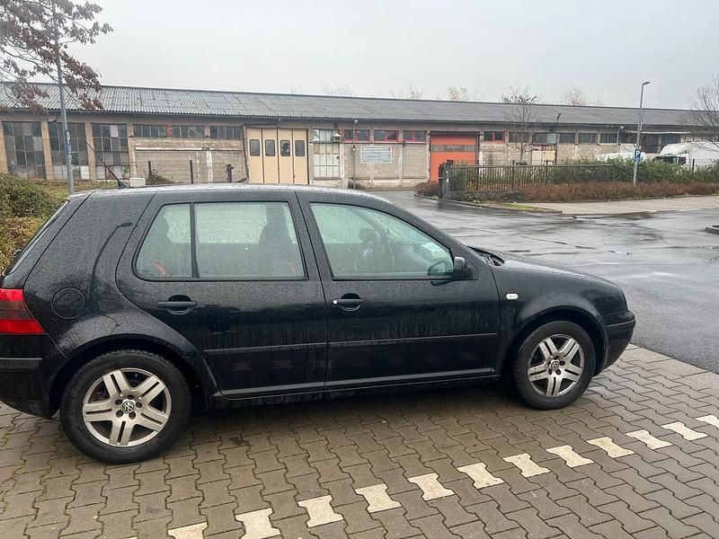 Gebraucht VW Golf IV 75 PS (55 kW) 2001 Schwarz Kleinwagen