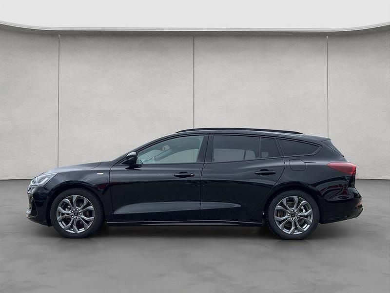 Gebraucht Ford Focus ST-Line 125 PS (91 kW) 2023 Agate black metallic Kombi