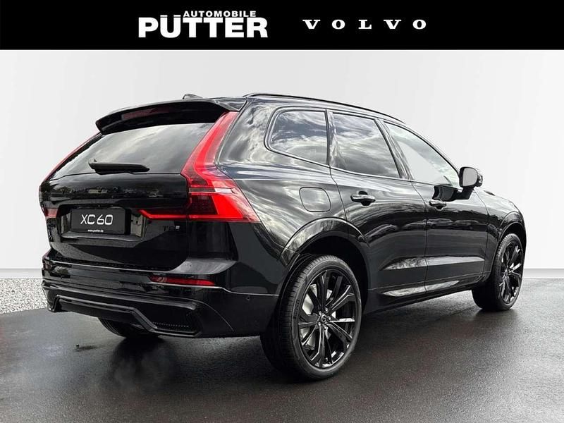 Neu Volvo XC60 Plus 455 PS (334 kW) 2026 Metallic (schwarz SUV