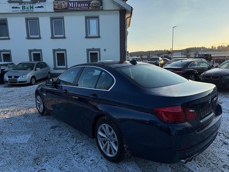 Gebraucht BMW 525 Sport Line 204 PS (150 kW) 2011 Blau Limousine