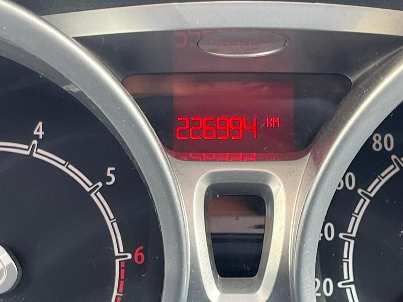 Gebraucht Ford Fiesta 82 PS (60 kW) 2010 Blau Kleinwagen