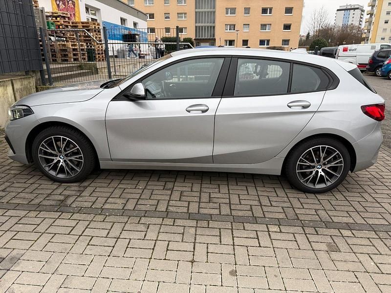 Gebraucht BMW 118 Shadowline 150 PS (110 kW) 2021 Silber Kleinwagen