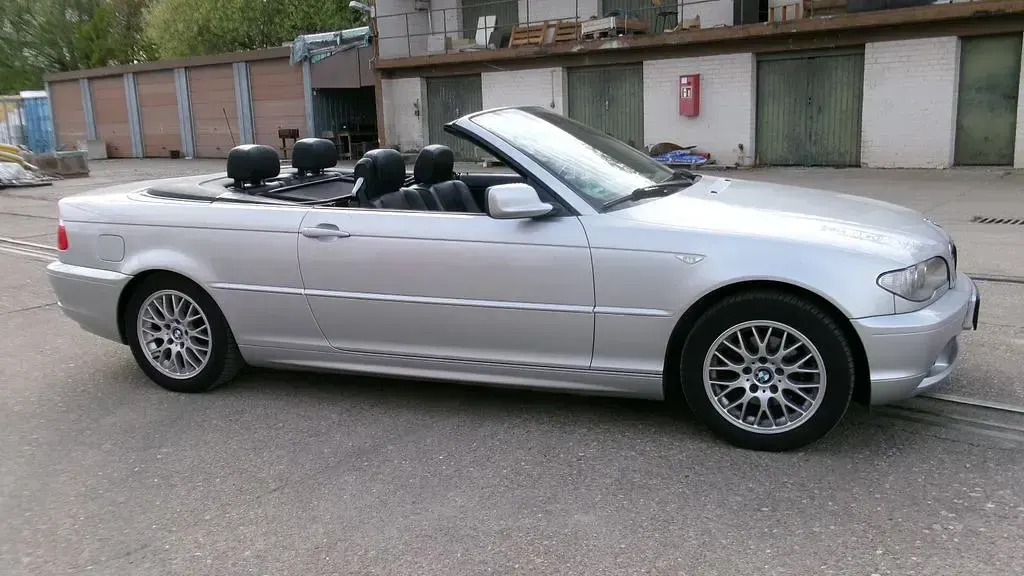 Gebraucht BMW 318 Cabriolet 150 PS (110 kW) 2006 Grau Cabrio