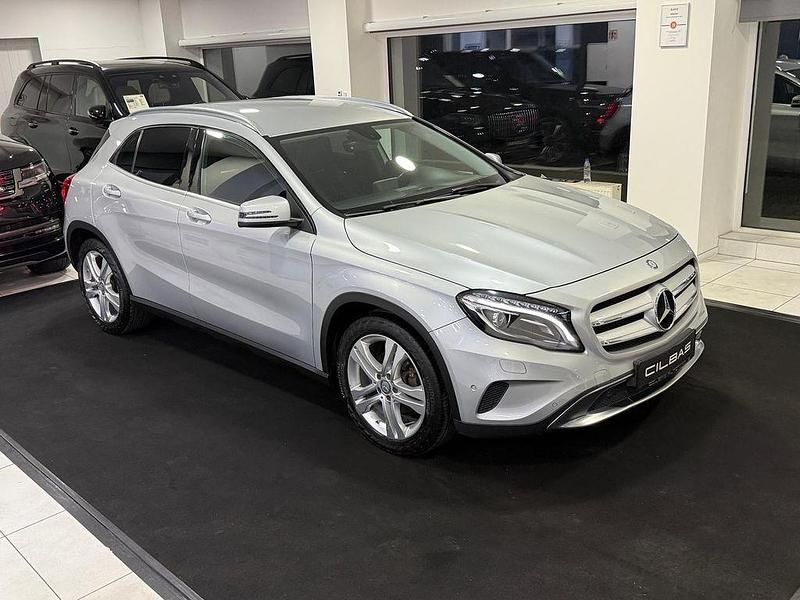 Gebraucht Mercedes GLA220 Urban 170 PS (125 kW) 2015 Silber SUV