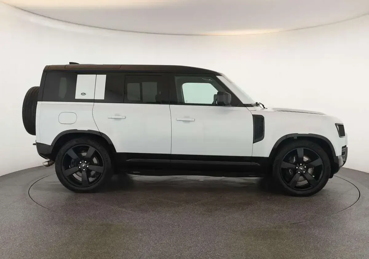 Gebraucht Land Rover Defender 525 PS (386 kW) 2023 Yulong white SUV