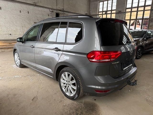 Gebraucht VW Touran Comfortline 110 PS (80 kW) 2016 Grau Van / Kleinbus