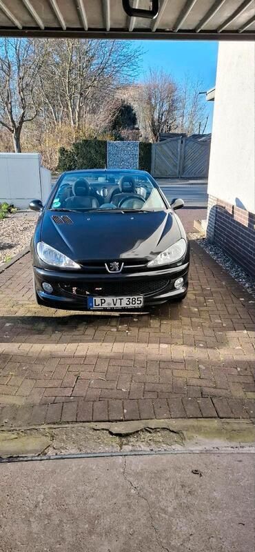 Schwarz Gebraucht 2005 Peugeot 206 CC Filou Cabrio | 2.100 € (Etwas zu teuer) - Bild 1/4